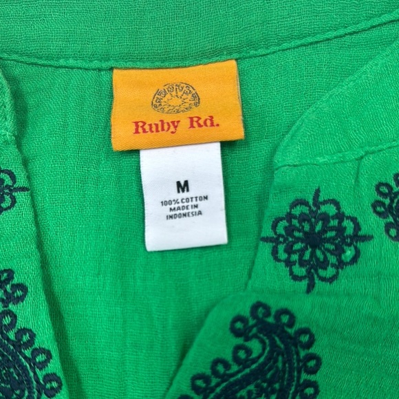 Ruby Rd. Green Embellished Tunic with Relaxed Fit - Picture 4 of 5